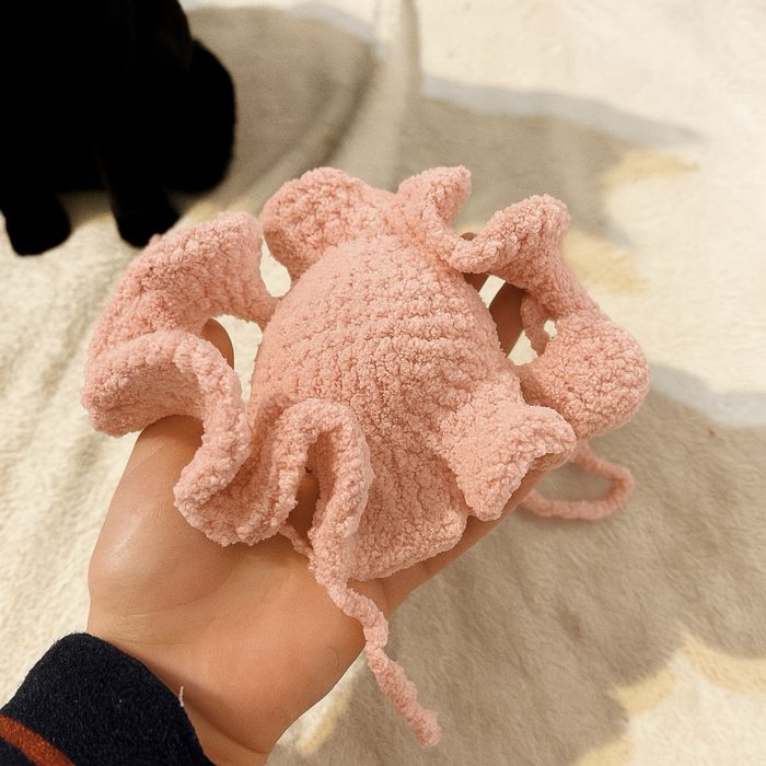 Palarie crosetata manual roz pudra pentru animale de companie