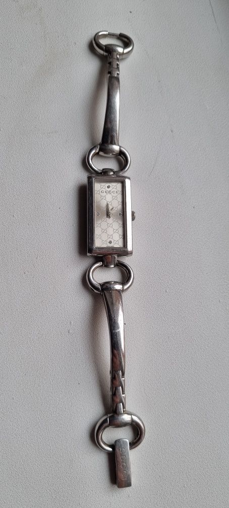 Ceas dama Gucci cu diamante