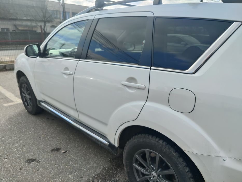 De vânzare Mitsubishi Outlander an 2011  în stare f bună!!