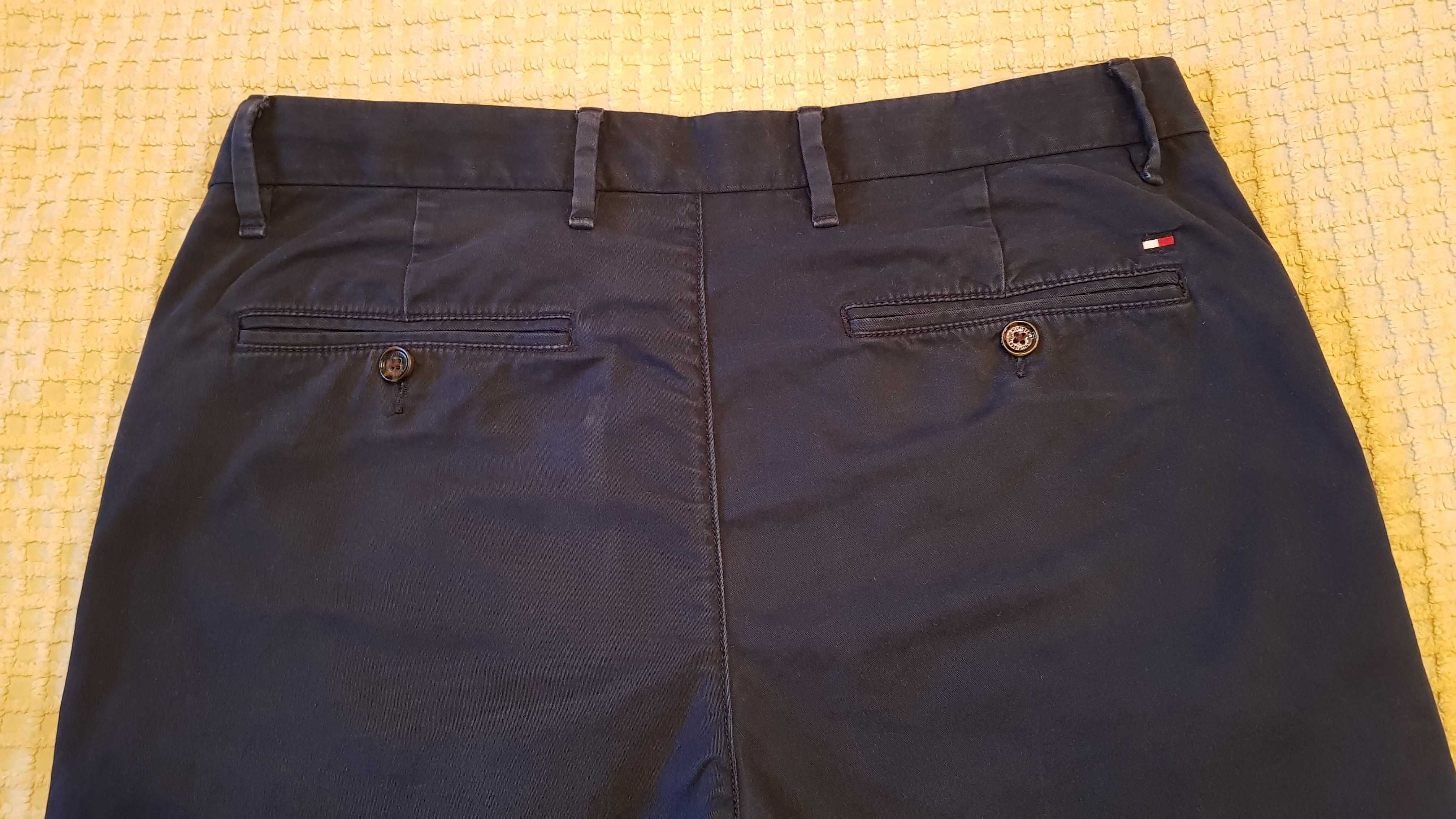 Pantaloni TOMMY Hilfiger albastri W32 (talia), L34 (lungime)