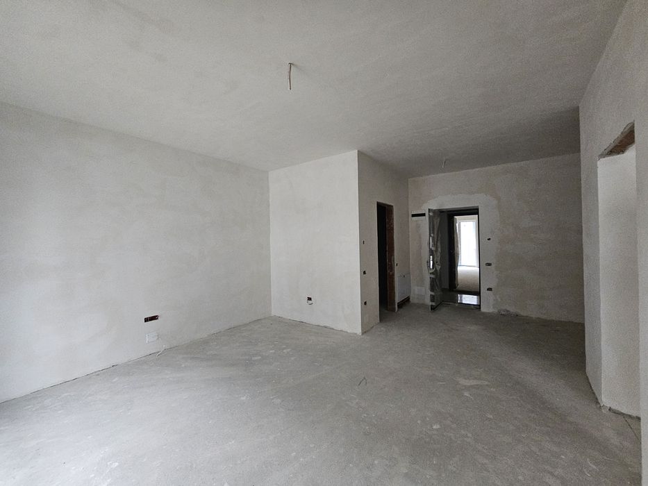 Vand apartament cu 2 camere langa Baile Felix