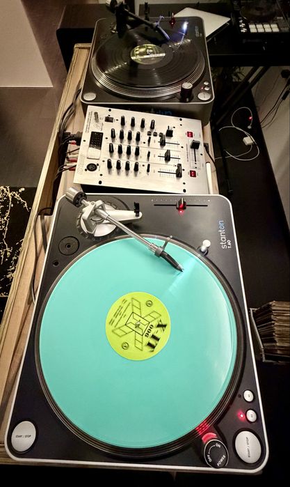 Turntable Stanton T62 si T60 + mixer Behringer DX626 setup DJ ca nou