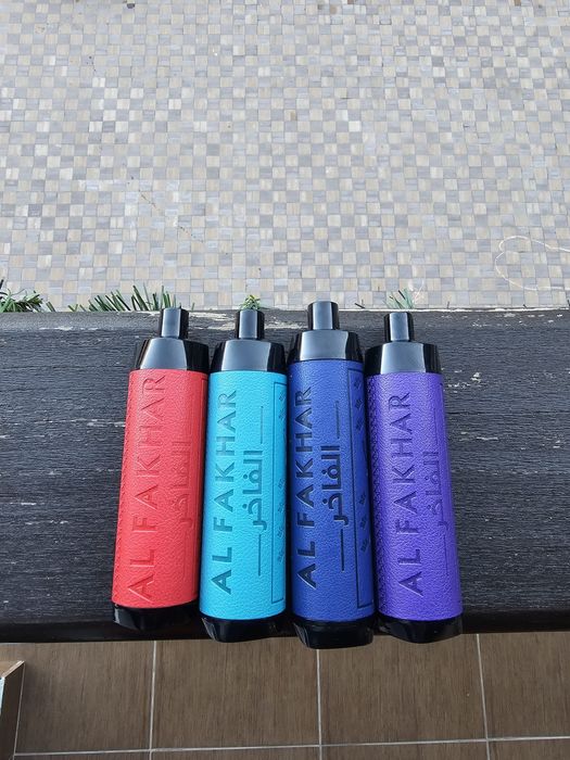 Vand Vape Al-Fakhar si Al-Fakfer 15.000 Puff