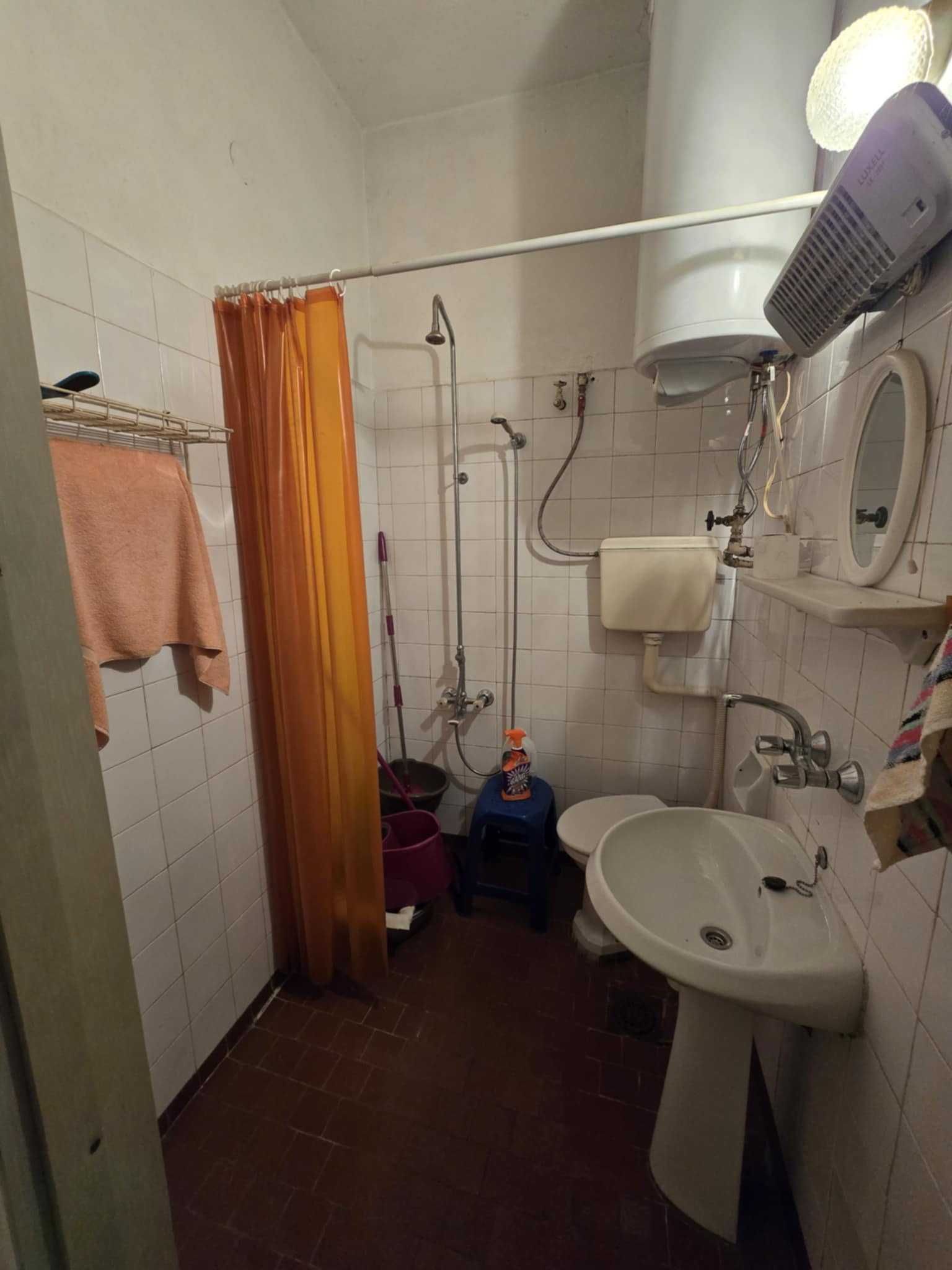 Етаж от къща център със сутерен