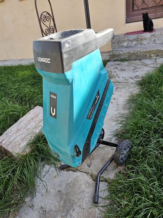 Rezervat Vonroc Tocator crengi 2500W - pentru crengi de pana la 45mm |