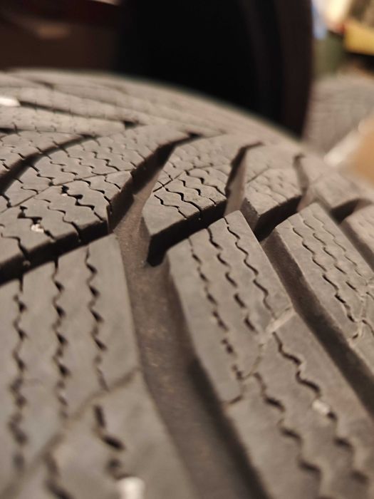 Зимни гуми 235/45/17