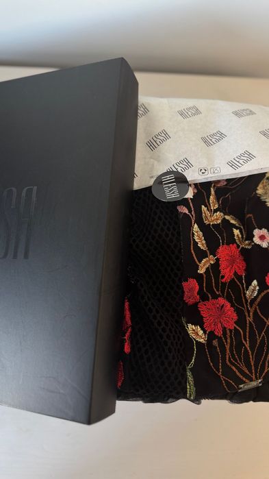 Черна рокля на  Alessa