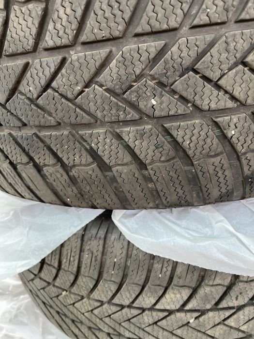 Bridgestone Blizzak  255 55 R18 109V Dot. 2021