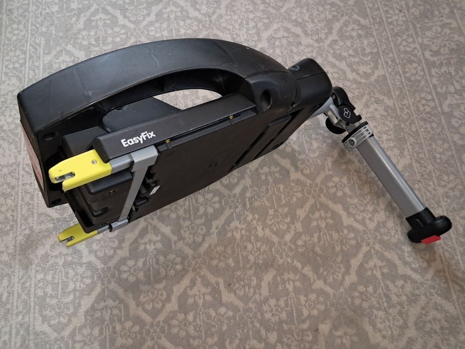 Maxi Cosi Cabriofix + isofix base