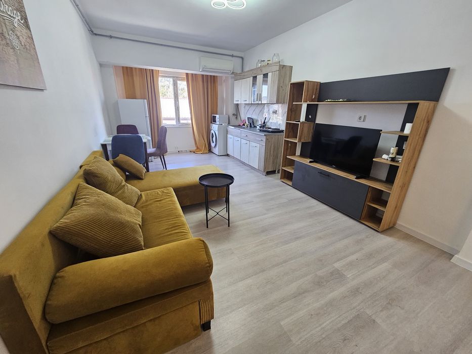 Aparat  2 Camere.  60 mp In Mamaia  nord.  Zona lydal   termen lung