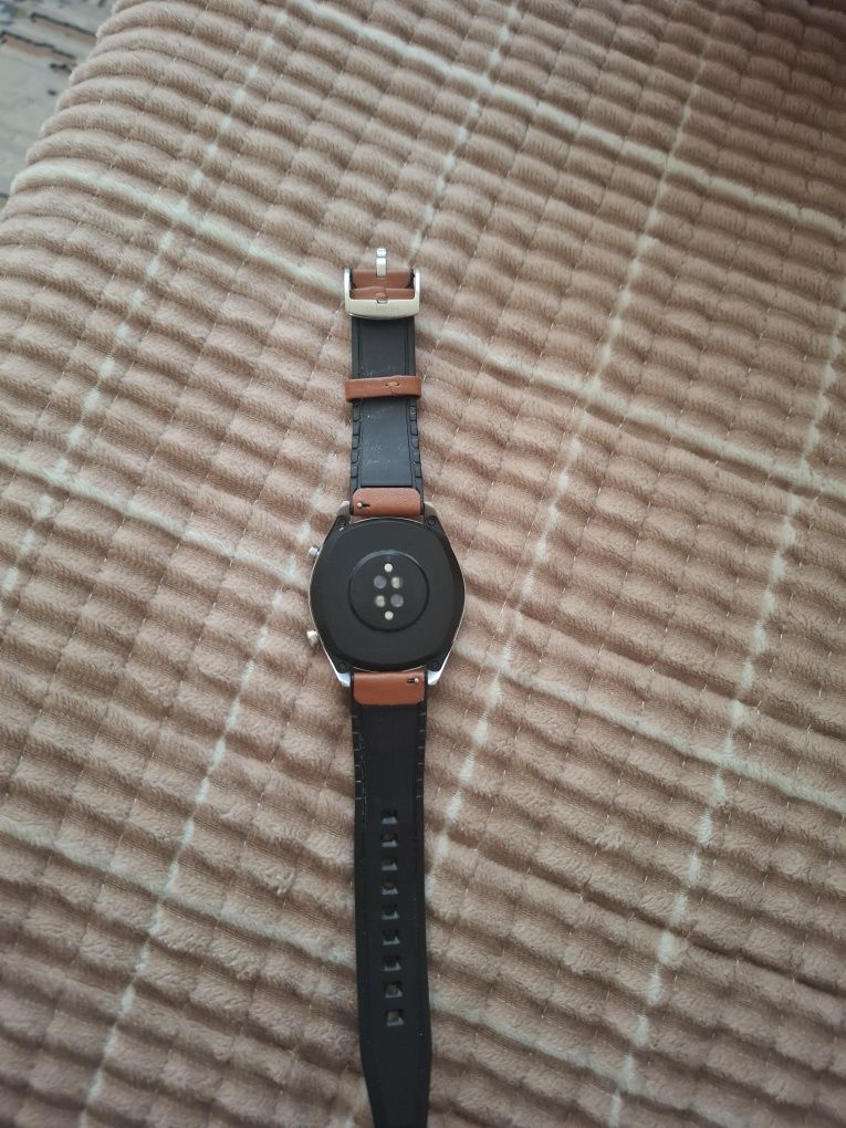 Продам смарт часы huawei