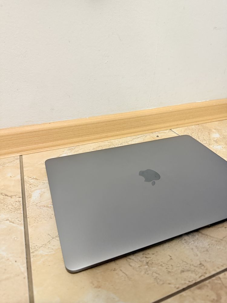 MacBook Air M1 A2337