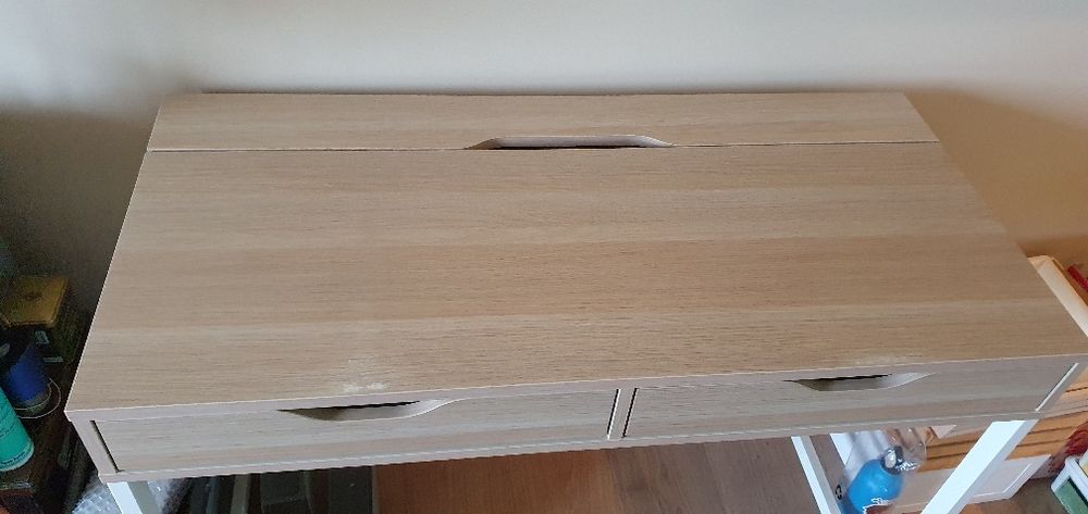 Vând birou și scaun Ikea