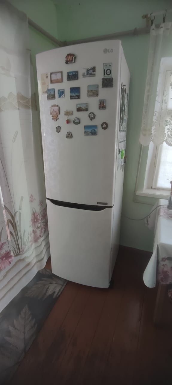 Холодильник LG в идеальном состоянии