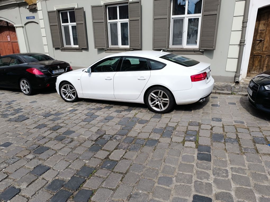 Audi A5 Sline an 2015 motor de 2 diesel adus de un an în Romania dețin