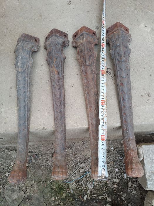 Picioare din fier cu modele pentru  masa și capta de reparat  pap