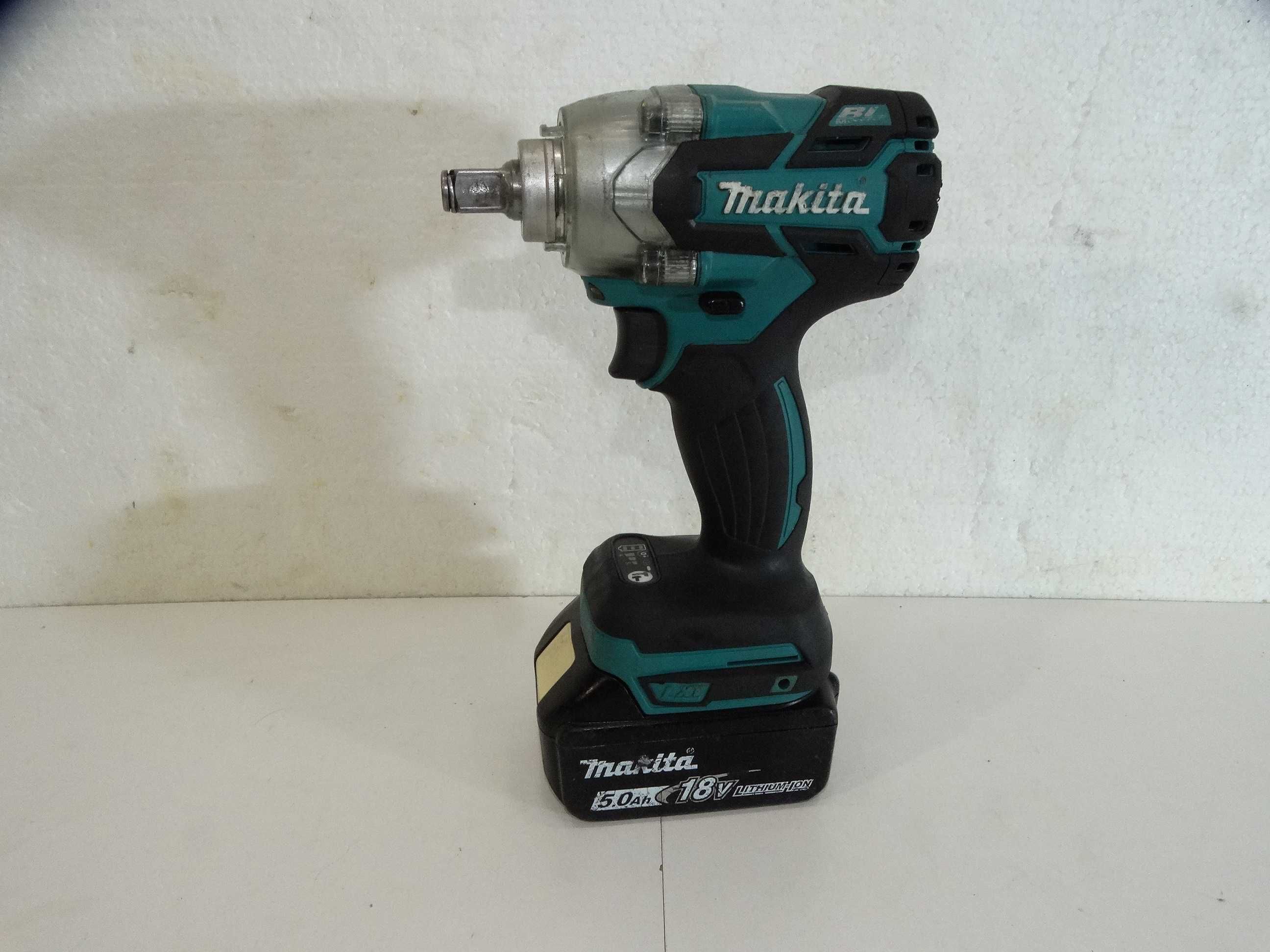 Промо Makita DWT 285 / 5.0 Ah - Компактен гайковерт - 280 Nm