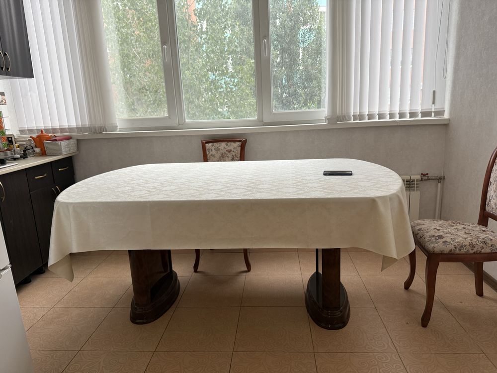 Продам стол со стульями
