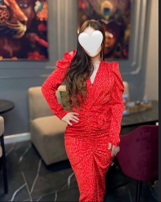 Платье красная красивая