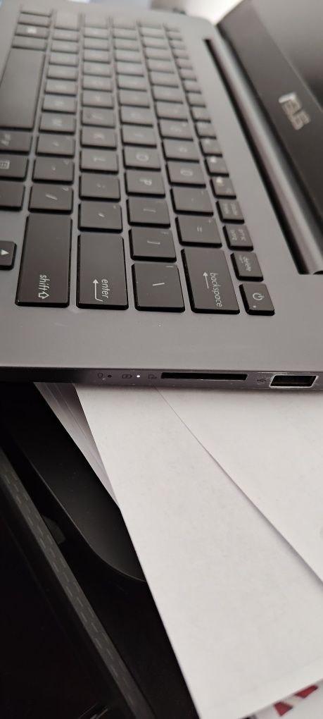Laptop Asus i5 PENTRU piese