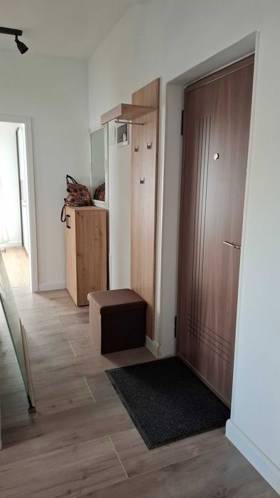 Proprietar inchiriez apartament cu două camere cu terasa in Dumbravita