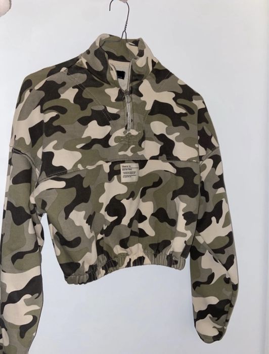 Bluza Bershka cu imprimeu army
