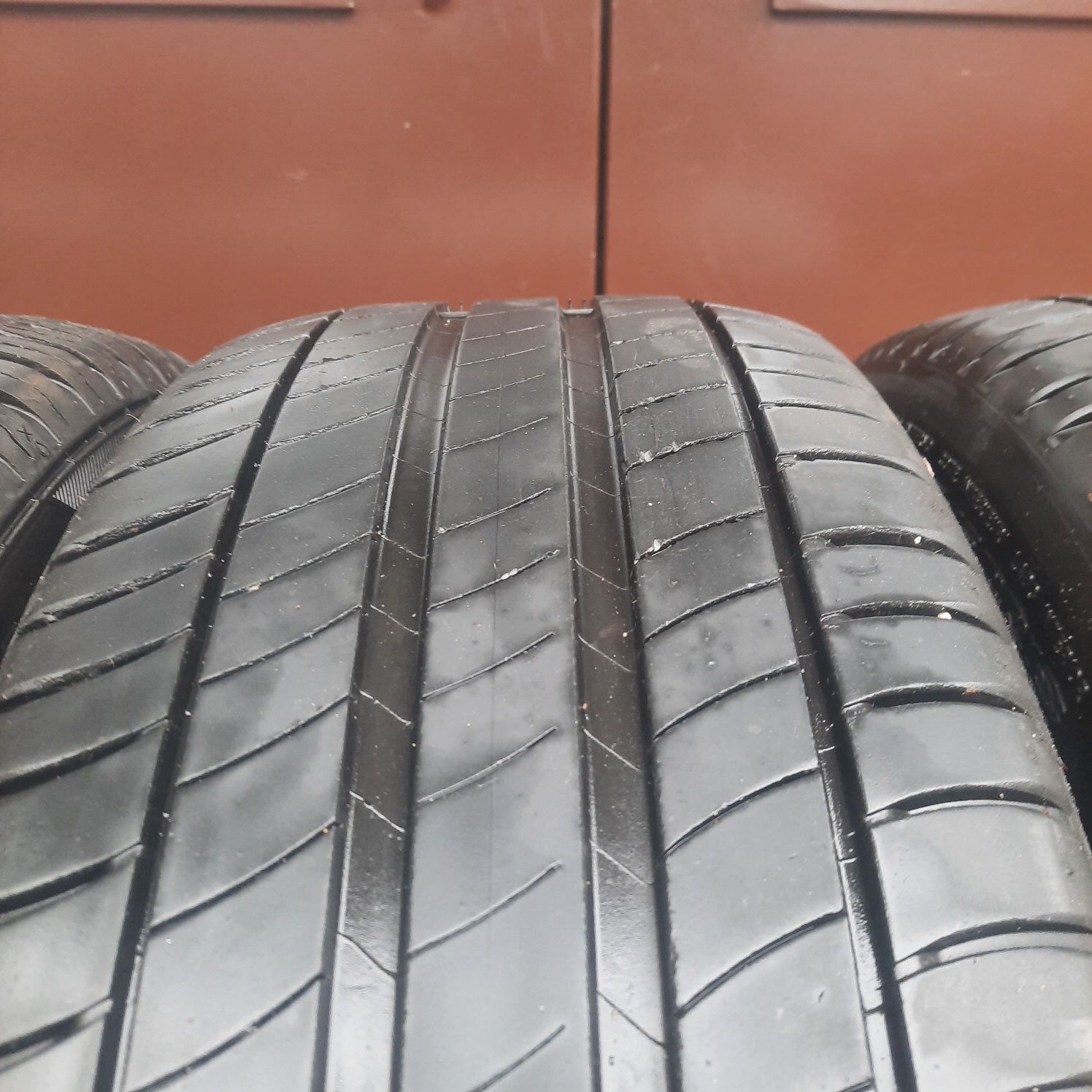 Гуми 225/50/R18 2бр.MICHELIN 2бр.BARUM