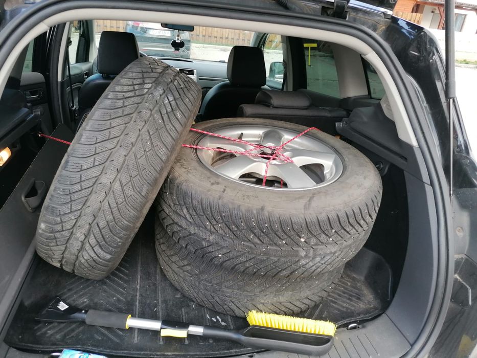 Set roți iarnă R16 – jante aliaj + cauciucuri Cooper Discoverer M+S