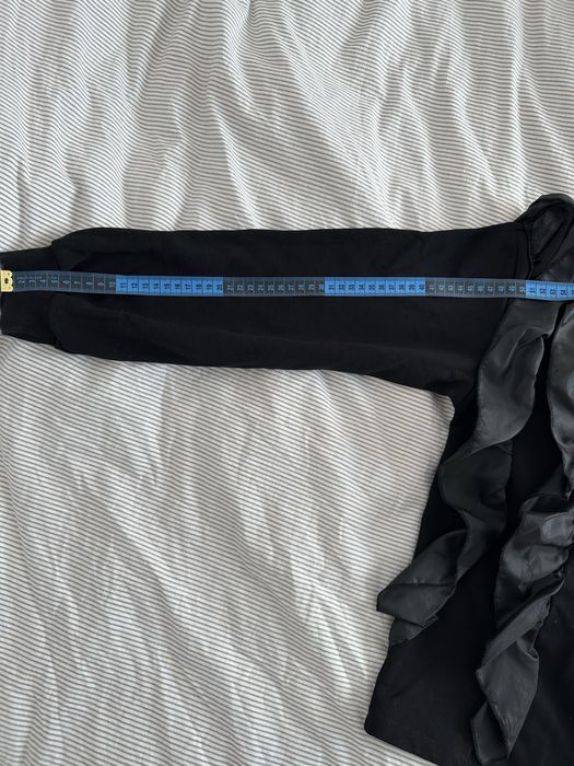 Bluza neagra LCWaikiki cu volanaşe pentru fete 12-13 ani