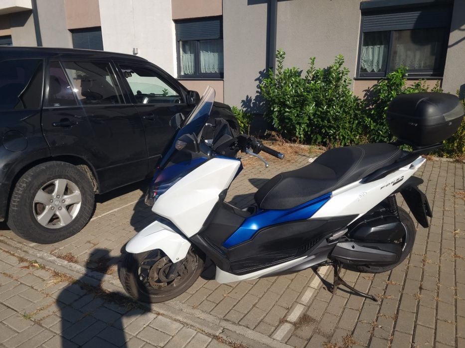 Scuter Honda forma 125