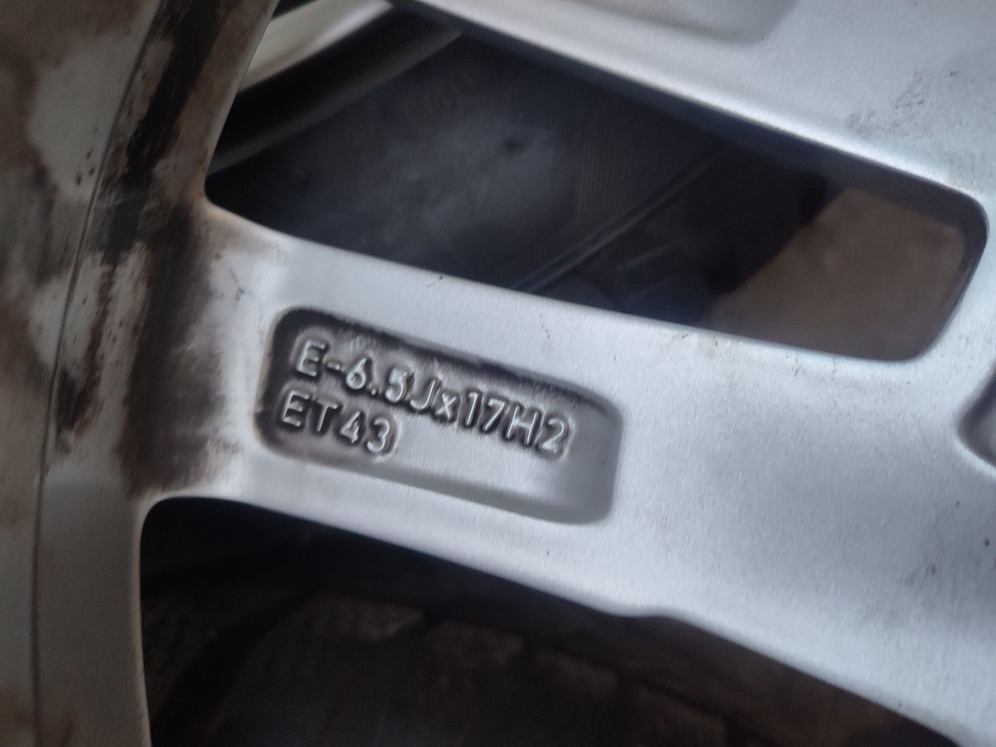 17" оригинални алуминиеви джанти за Audi A3.