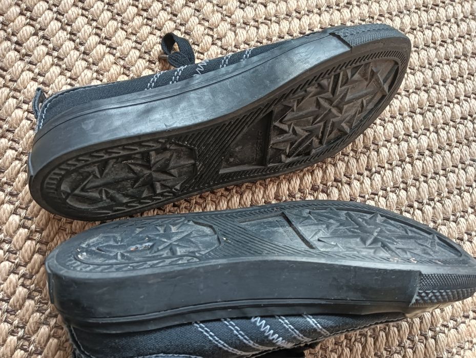 Vând teniși Diesel 39 damă