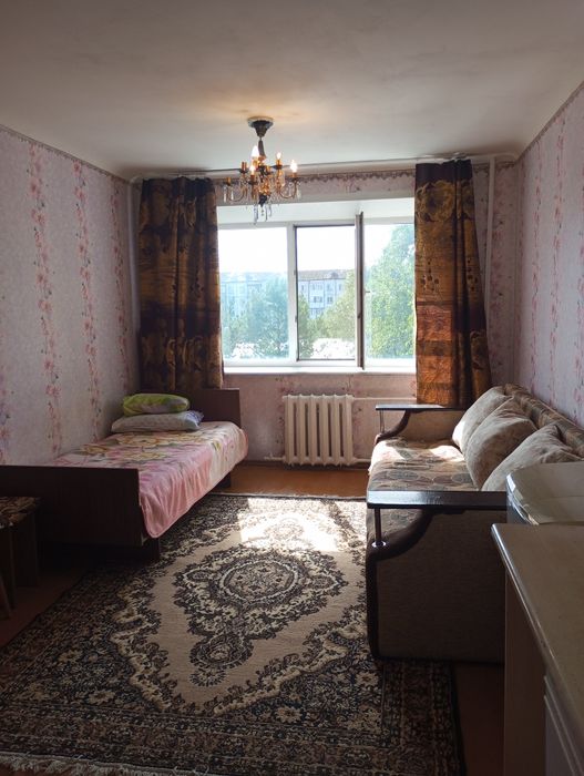 Продам комнату в общежитии ,центр маг.Буратино ,напротив, дом 21 интер