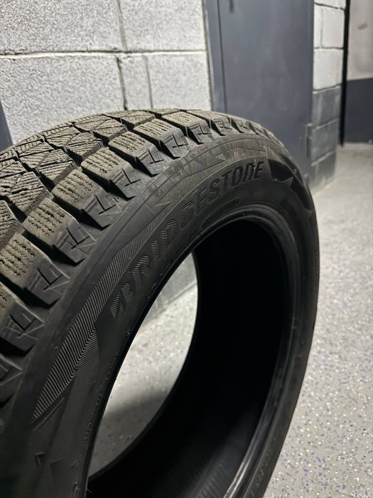 СРОЧНО!!! Продам комплект зимних шин Bridgestone Blizzak 235/55/R18