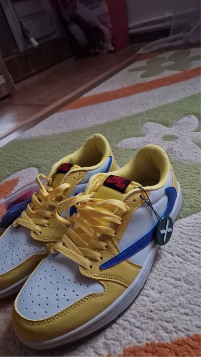 Travis Scott Air Jordan 1 Retro Low “Canary”