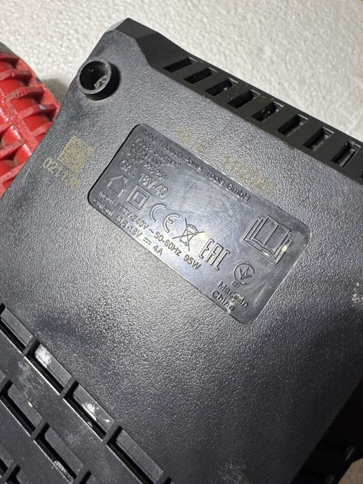 Incarcator si baterii bosch 18 volti