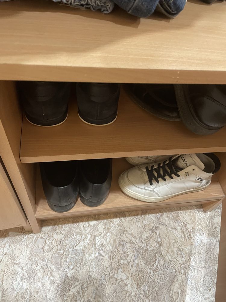 Продам прихожею срочно