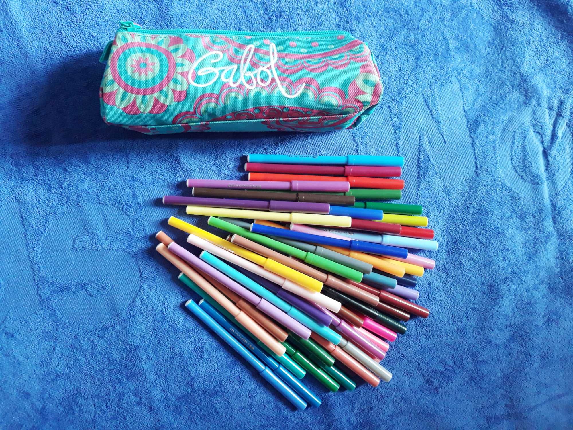 Несесер Gabol и 50 броя флумастри Faber-Castell