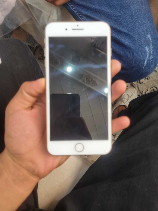 Iphone 8 plus 74 yomkis hama joyi radnoy 64 xotira