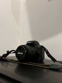 Aparat foto Nikon D5300 cu obiectiv 18-55