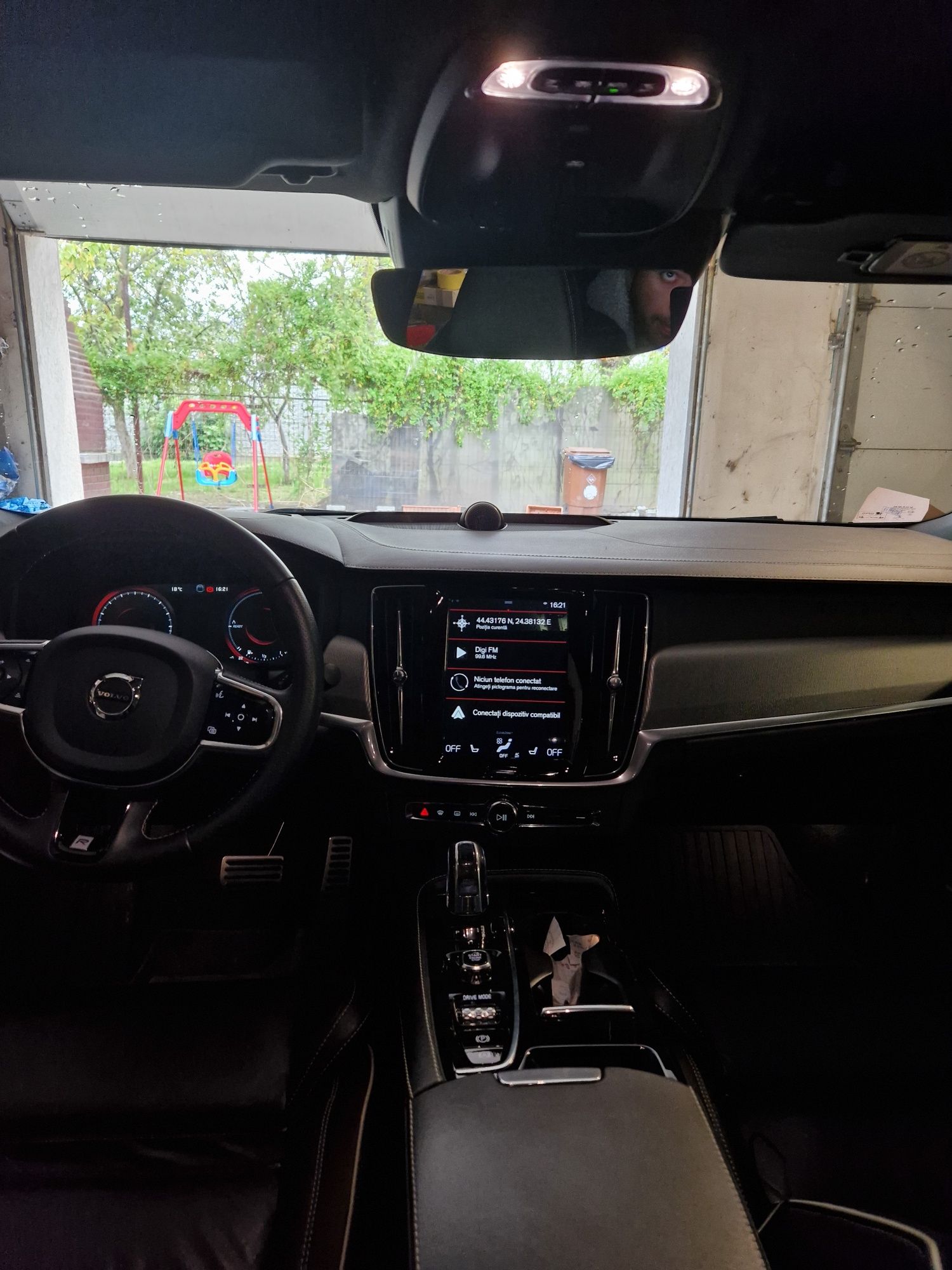 Volvo S90 T8 R-Design Twin-Engine AWD Plug-in Hybrid 392Cp