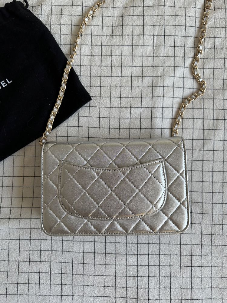 Сумка Chanel wallet on a chain