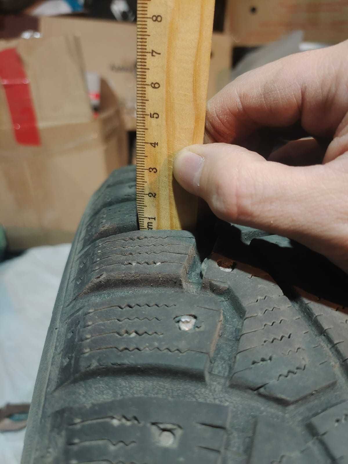 Шины зимние шипованные, б/у, Pirelli Ice Zero 205/60 R16, 4 шт.