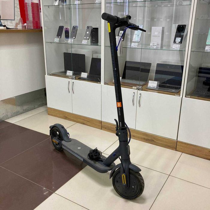 Электросамокат Xiaomi Mi Electric Scooter 3 DDHBC16NEB / sk146357