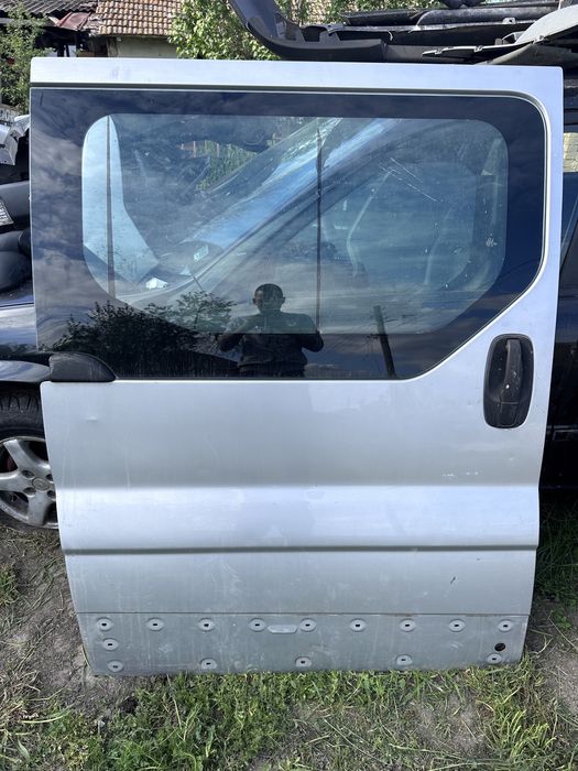 Врати/багажник/Странична врата за Опел виваро Рено трафик