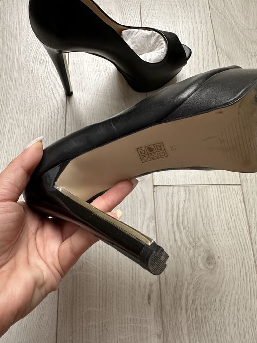 Guess / Casadei високи токчета