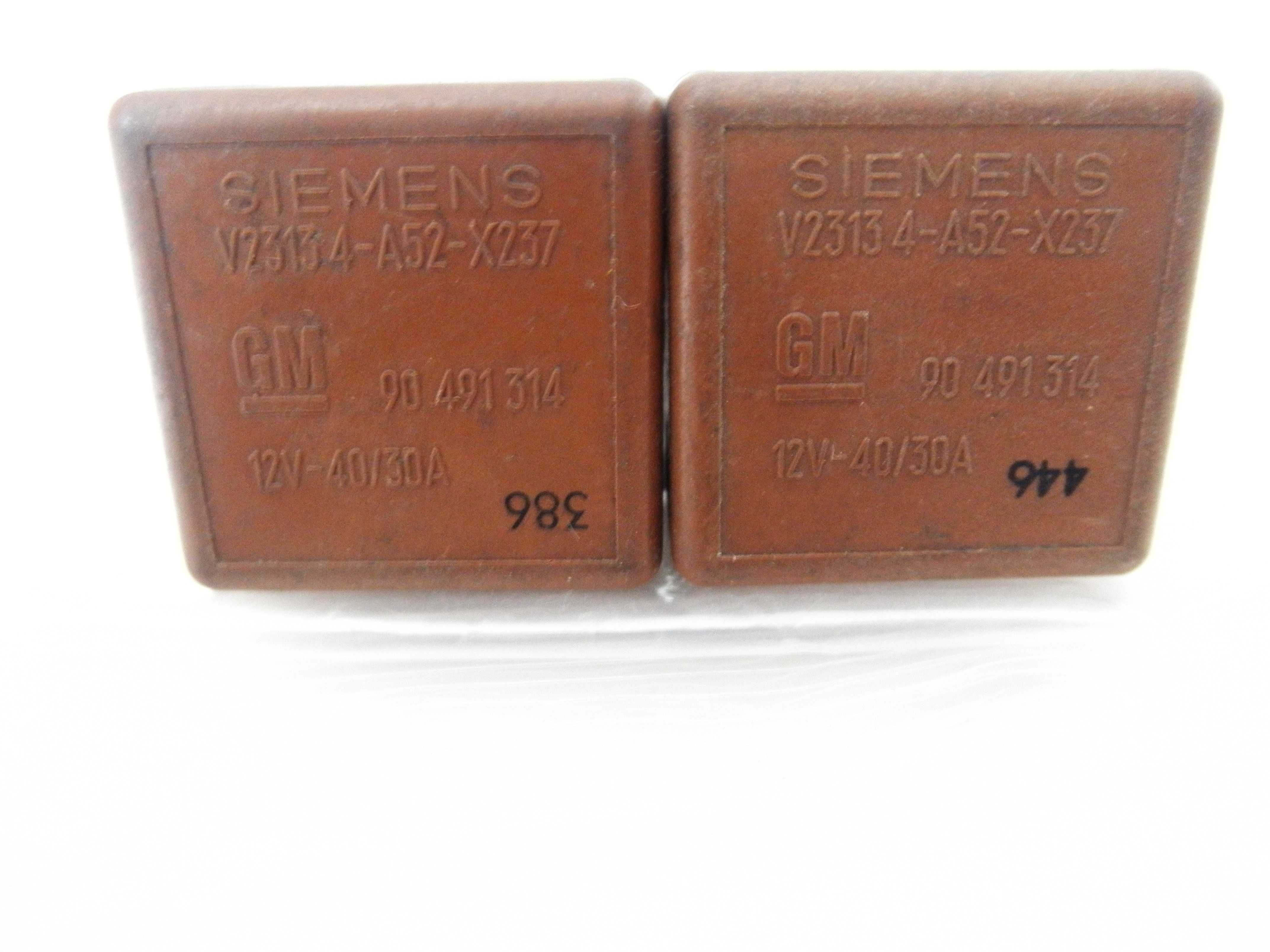 Реле SIEMENS V23134-A52-X237 -- GM 90491314 - 2броя