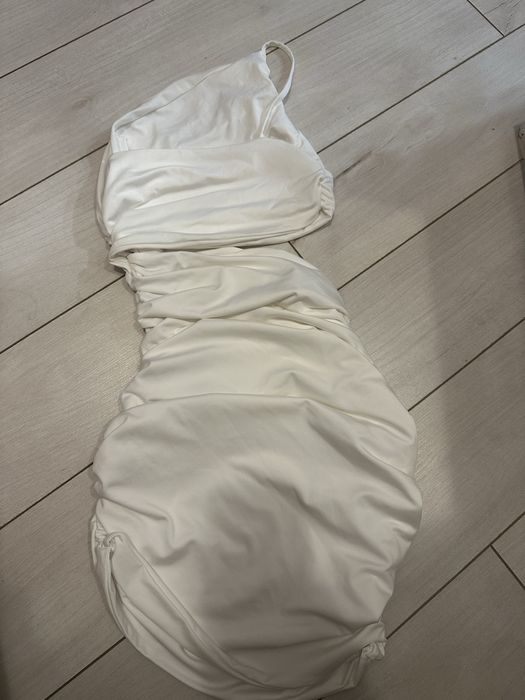 Къси парти рокли