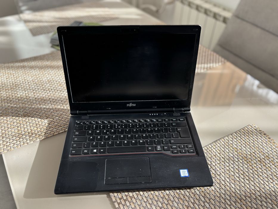 Fujitsu LifeBook E548 – надежден бизнес лаптоп в отлично състояние