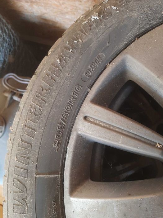 Vând jante renault R16